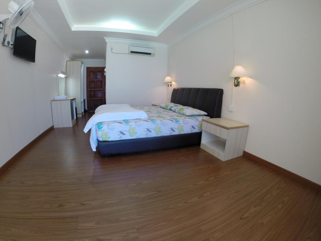 New Cocohut Chalet Hotel Kuala Terengganu Room photo